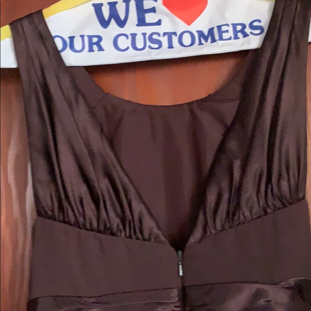 Gown - Picture 4 of 4